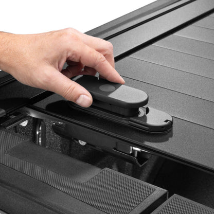 Retrax 2022 Toyota Tundra Regular & Double Cab 6.5ft Bed w/ Deck Rail System RetraxPRO XR