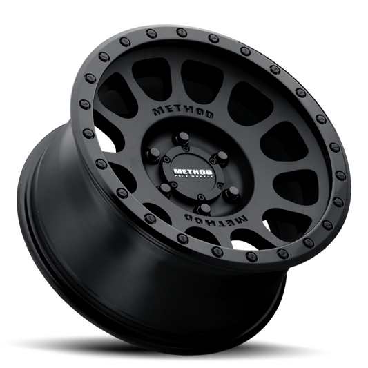 Method MR305 NV 18x9 +25mm Offset 5x150 116.5mm CB Gloss/Matte Black Street Loc Wheel