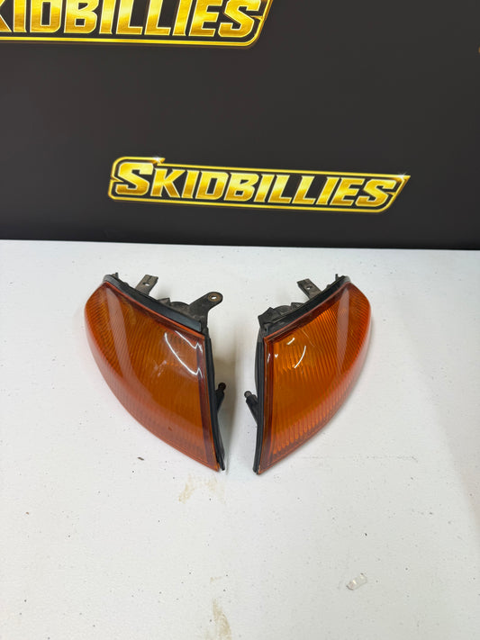 R32 GTR Corner Lights (Damaged)