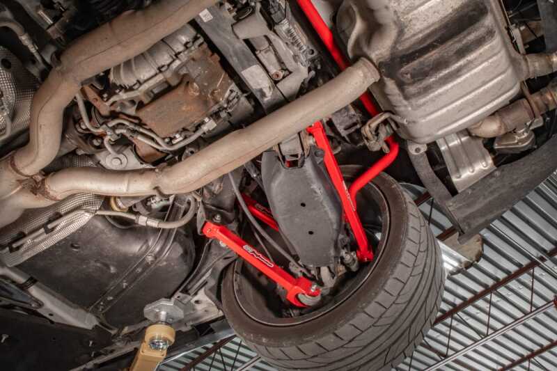 UMI Performance 16-24 Chevrolet Camaro Suspension Trailing Arm - Red